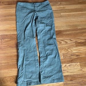 BLACK FRIDAY SALE 50% Off. Athleta hiking pant. Straight leg.